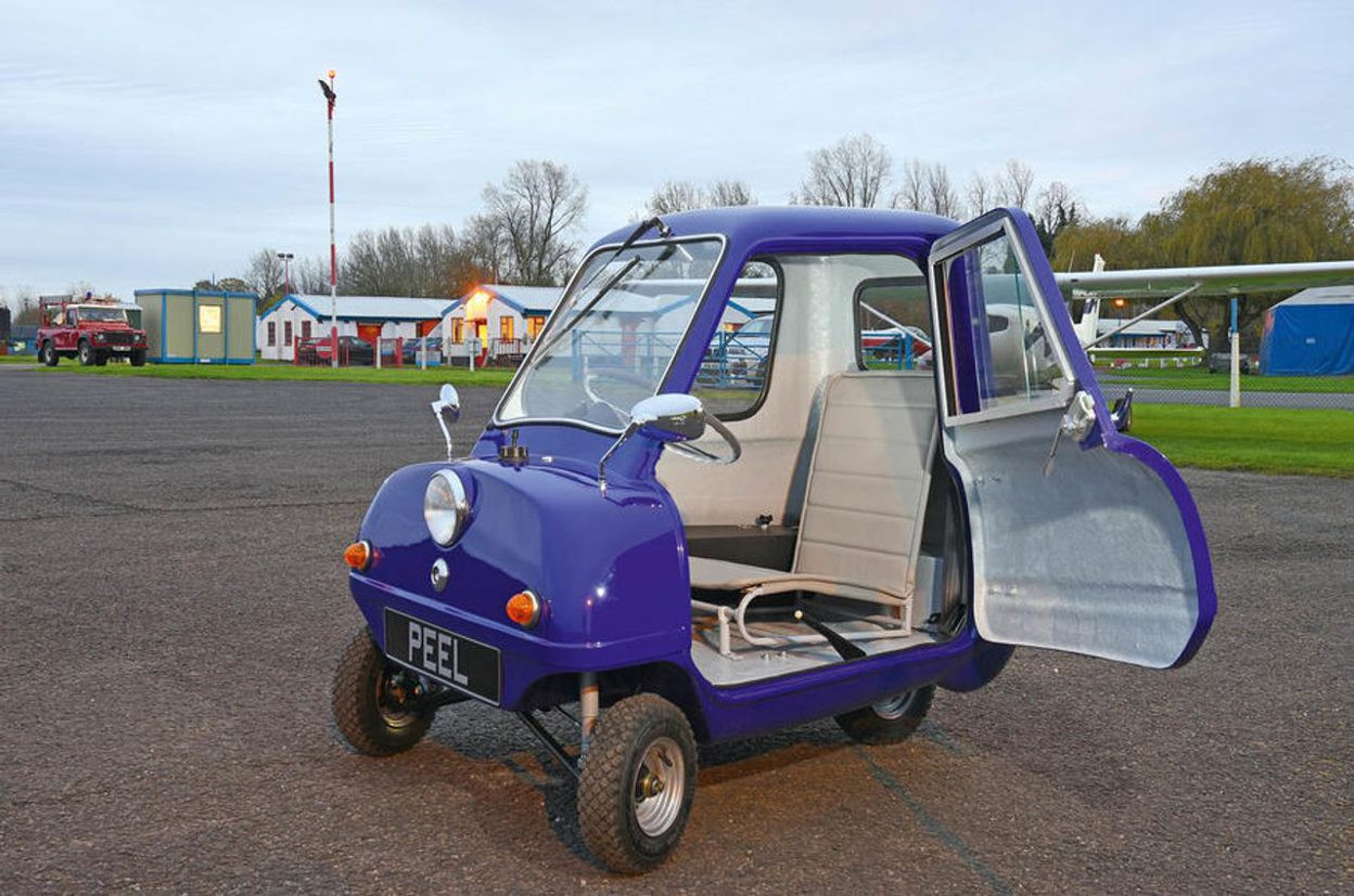 World's Smallest Car Takes on Isle of Man TT Course: Electric Peel P50 Completes Lap